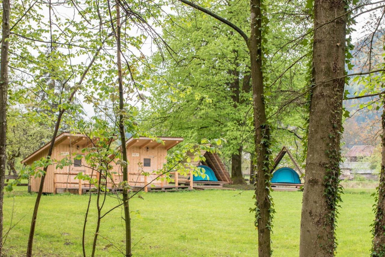 Kamp Na Otoku - Ljubno Ob Savinji Hotel ภายนอก รูปภาพ