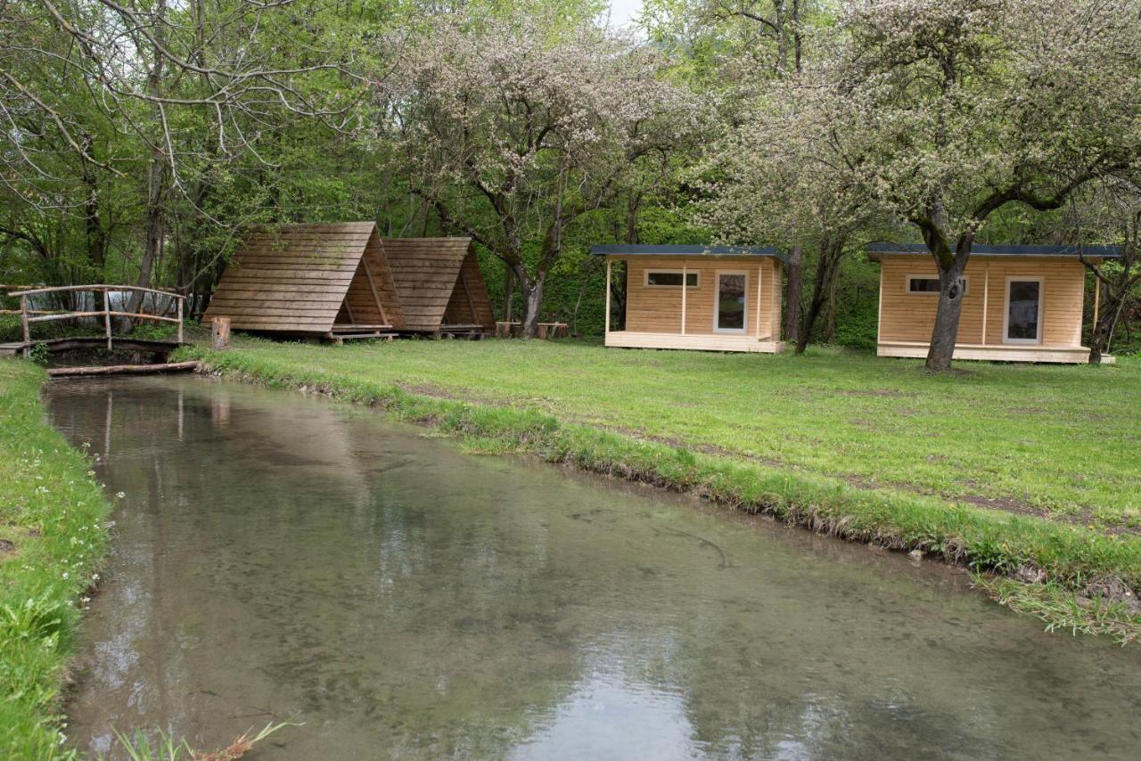 Kamp Na Otoku - Ljubno Ob Savinji Hotel ภายนอก รูปภาพ